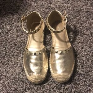 Marc fisher closed toe sandals